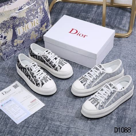 harga sepatu dior original